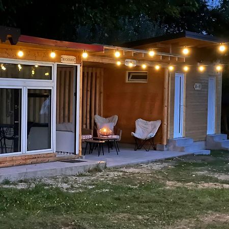 The Frog Glamping Hotel Horezu Buitenkant foto