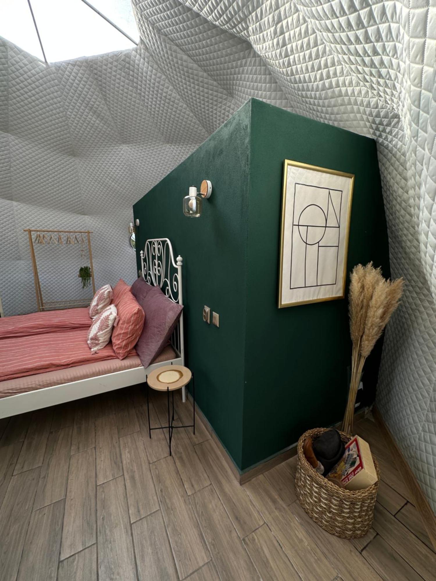 The Frog Glamping Hotel Horezu Buitenkant foto
