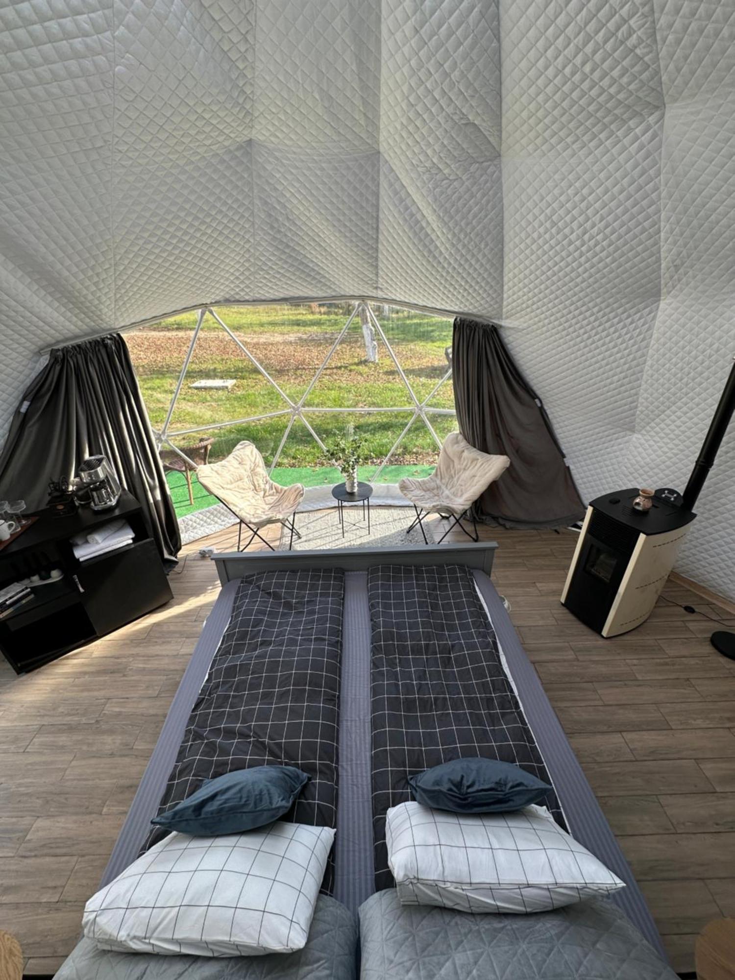 The Frog Glamping Hotel Horezu Buitenkant foto