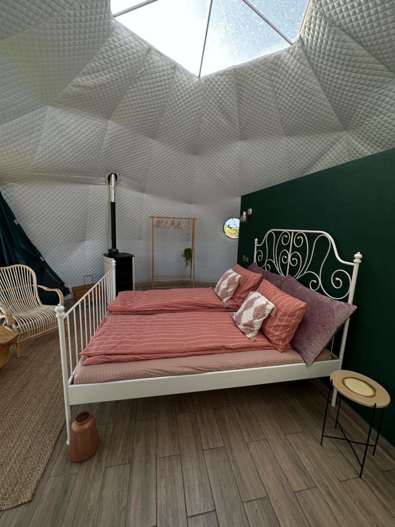 The Frog Glamping Hotel Horezu Buitenkant foto