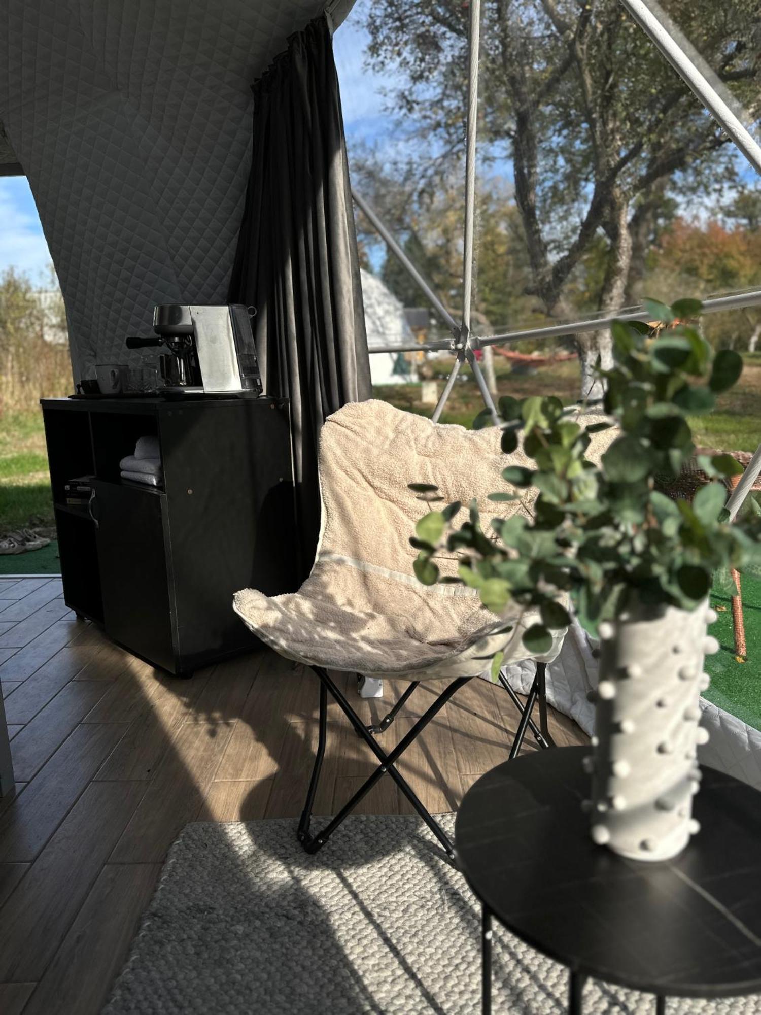 The Frog Glamping Hotel Horezu Buitenkant foto