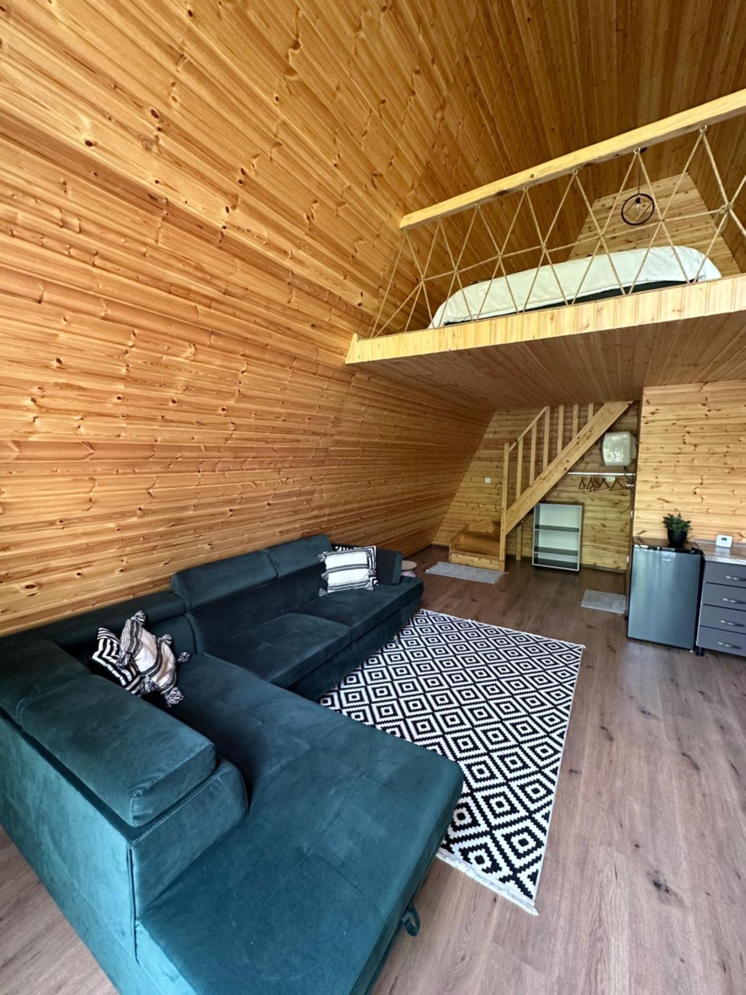 The Frog Glamping Hotel Horezu Buitenkant foto