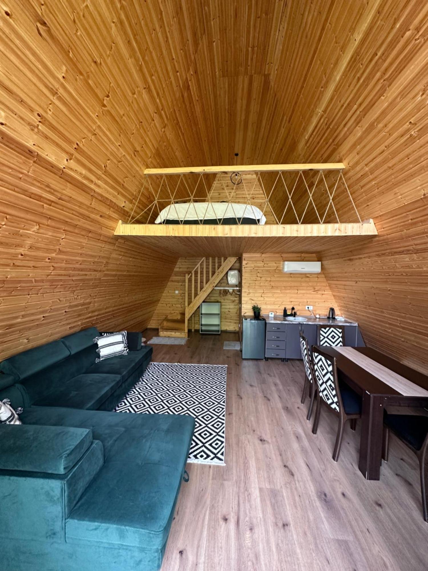 The Frog Glamping Hotel Horezu Buitenkant foto