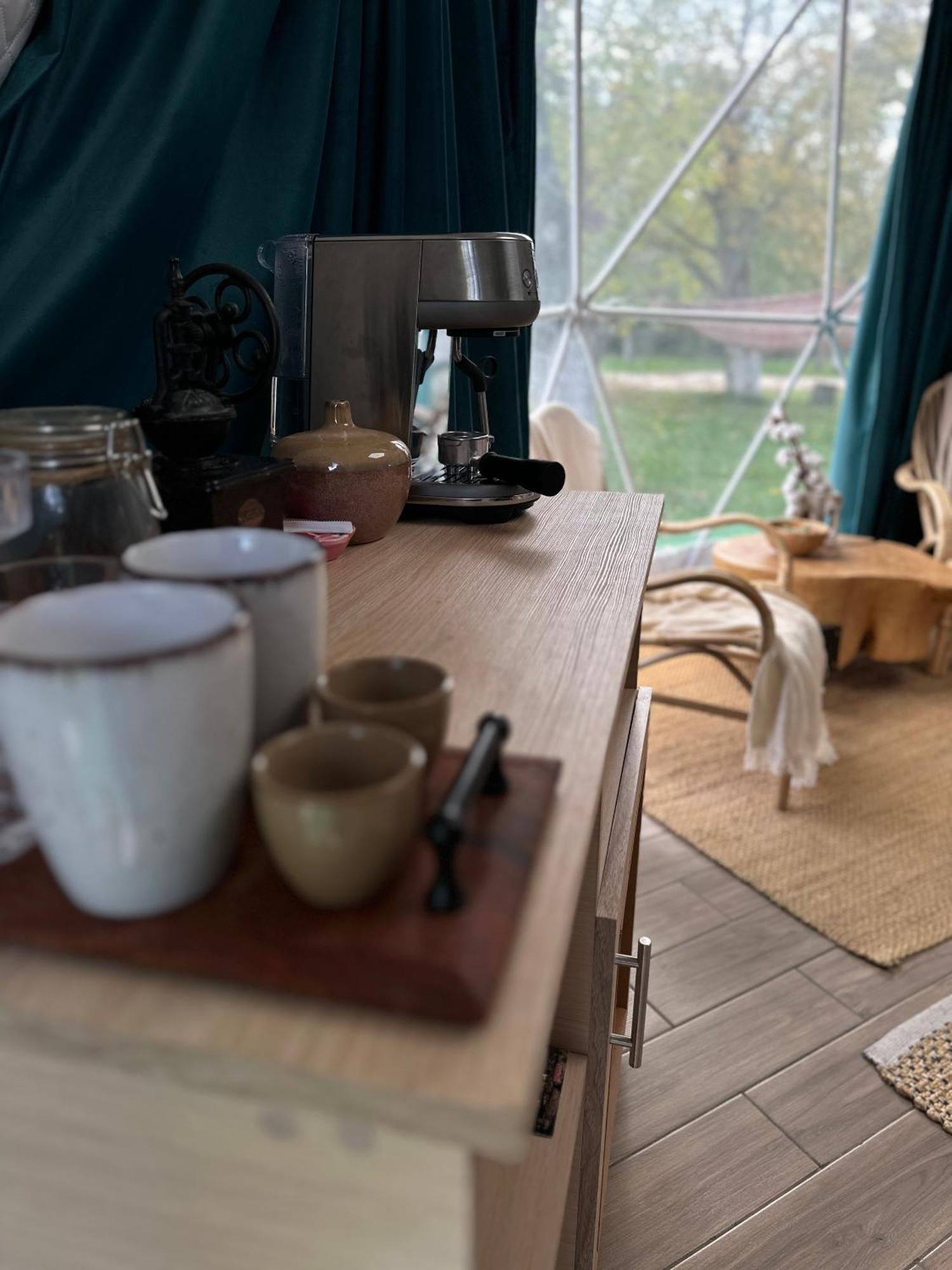 The Frog Glamping Hotel Horezu Buitenkant foto