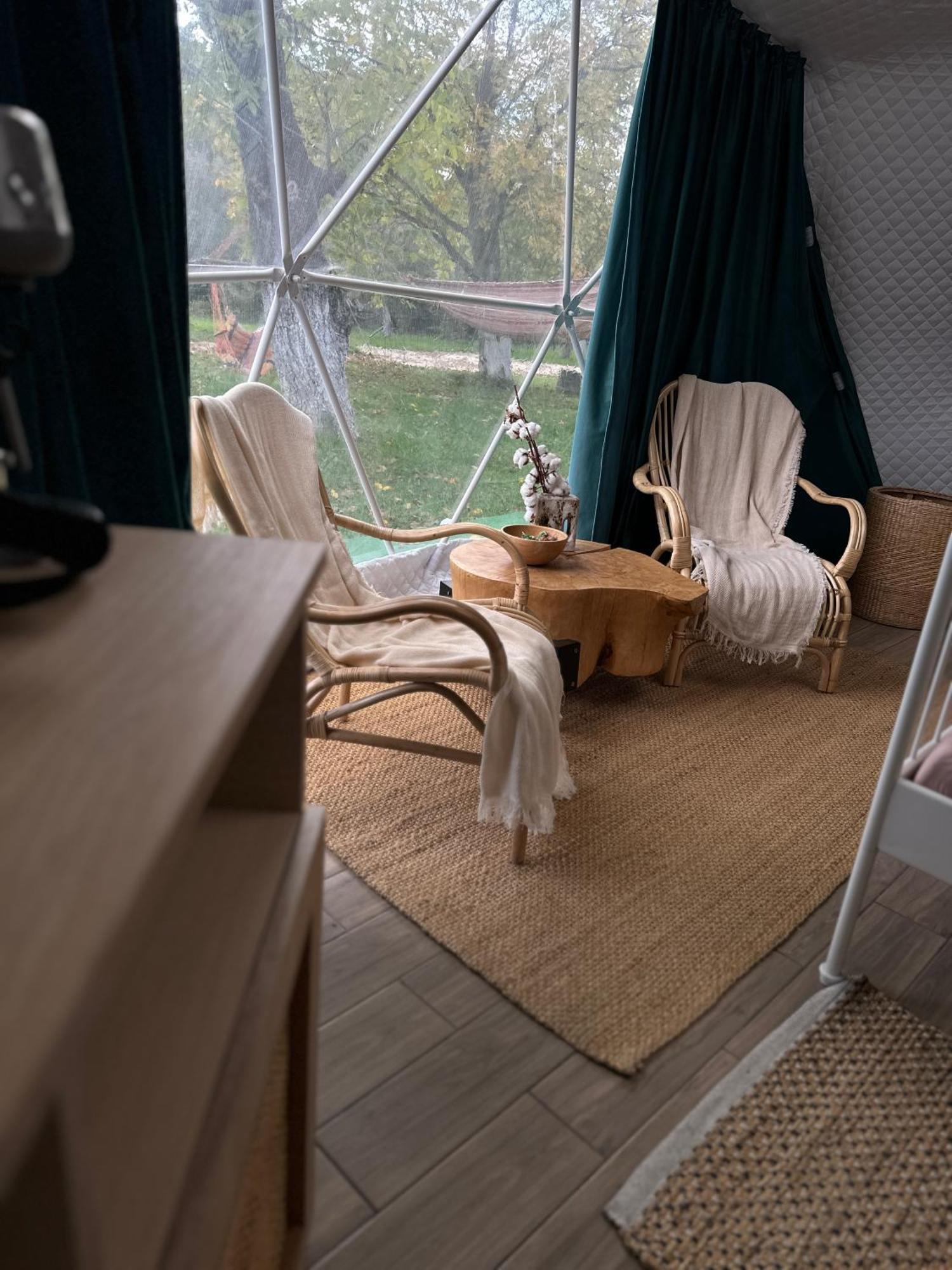 The Frog Glamping Hotel Horezu Buitenkant foto