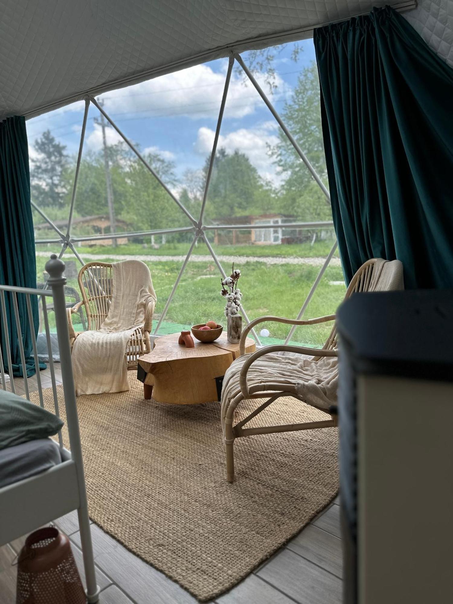 The Frog Glamping Hotel Horezu Buitenkant foto