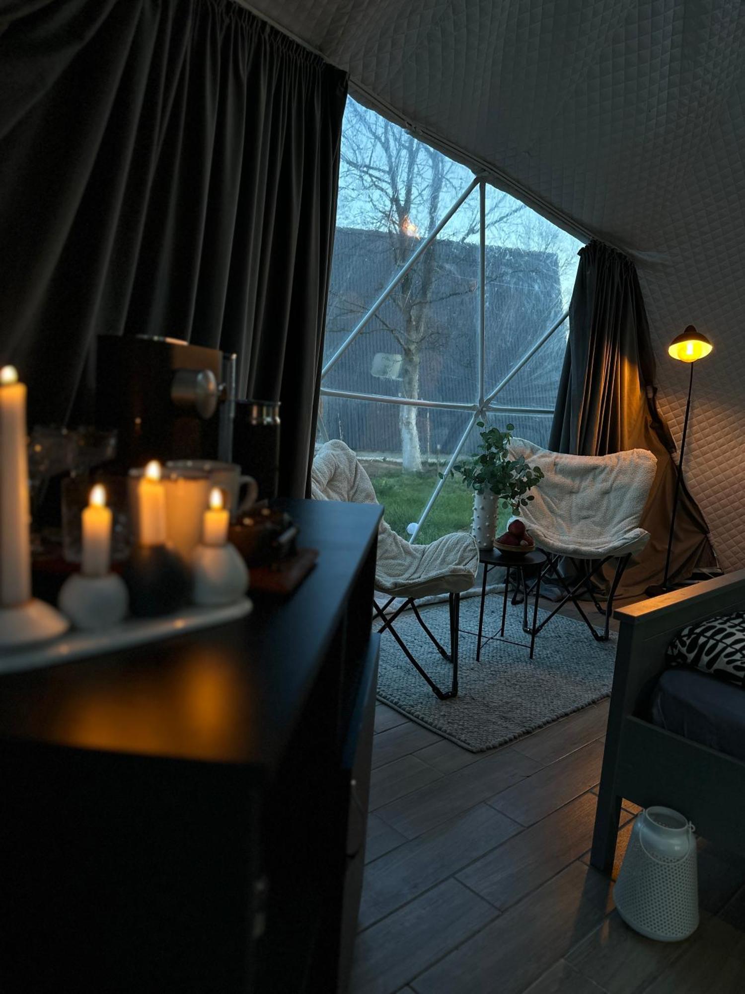 The Frog Glamping Hotel Horezu Buitenkant foto