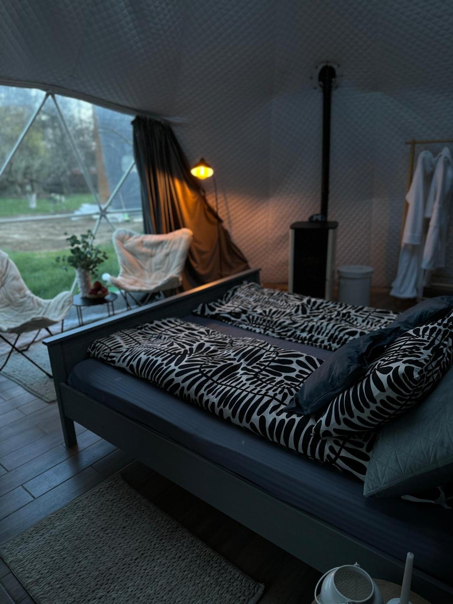 The Frog Glamping Hotel Horezu Buitenkant foto