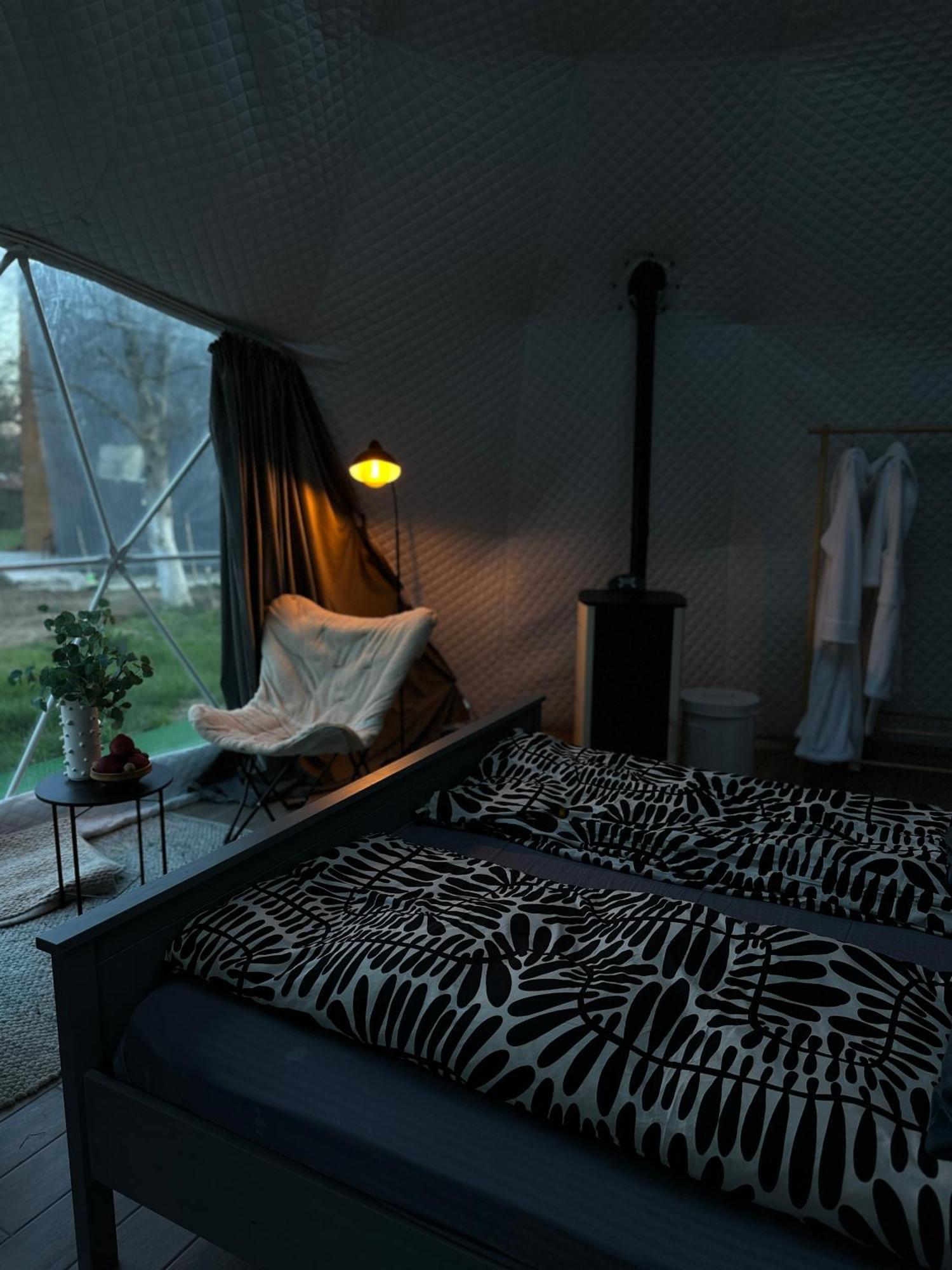 The Frog Glamping Hotel Horezu Buitenkant foto